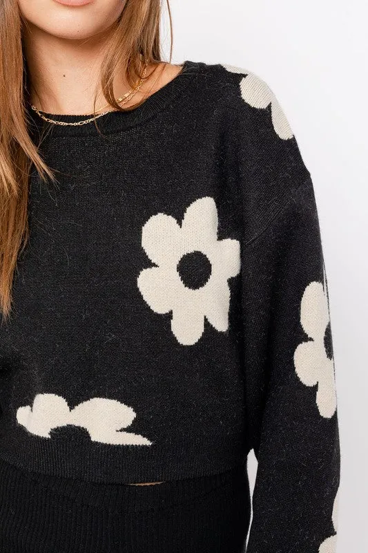 Crop Sweater with Daisy Pattern